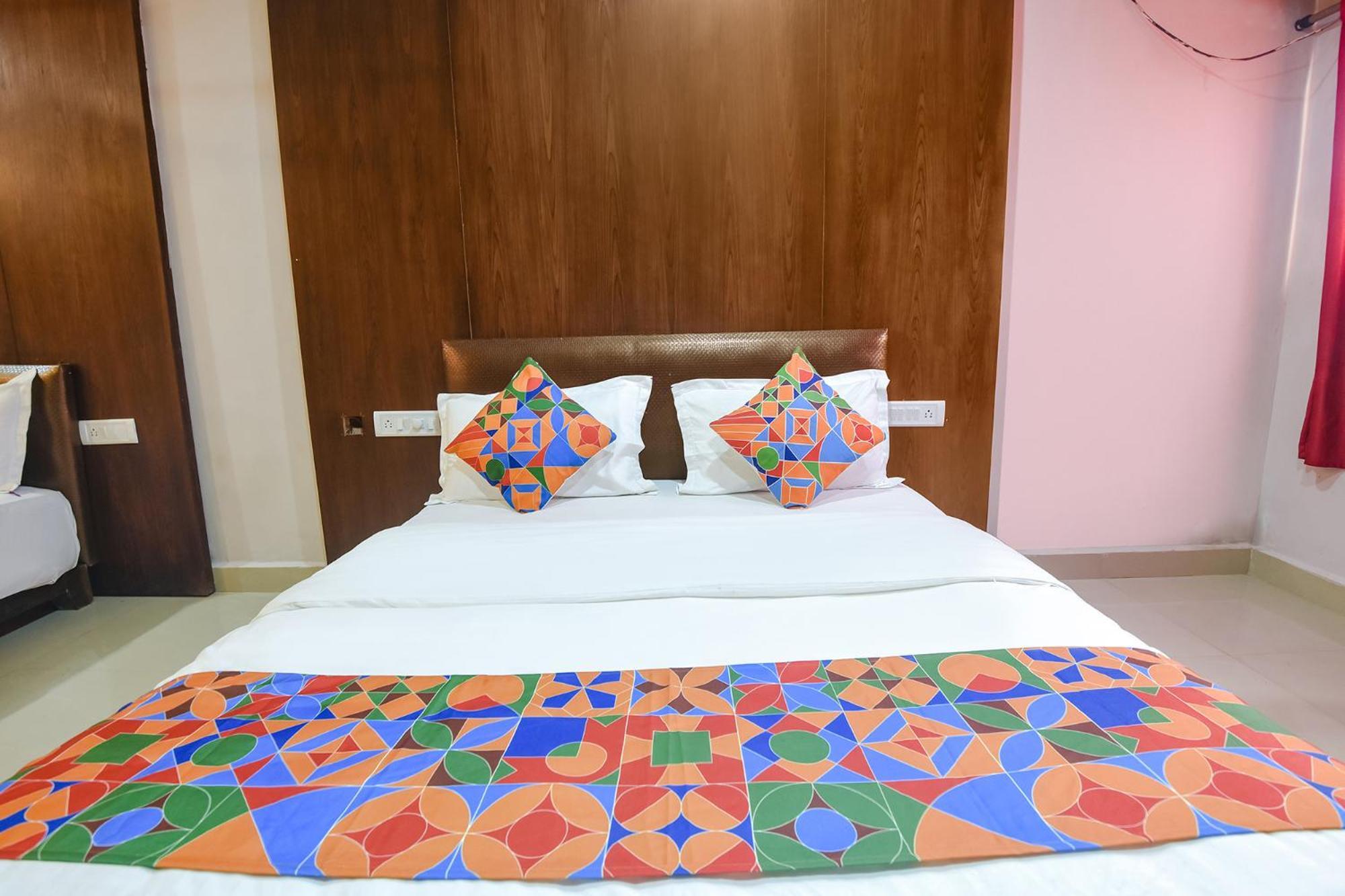Fabexpress Raj Imperial By Rivasa Inn 2*