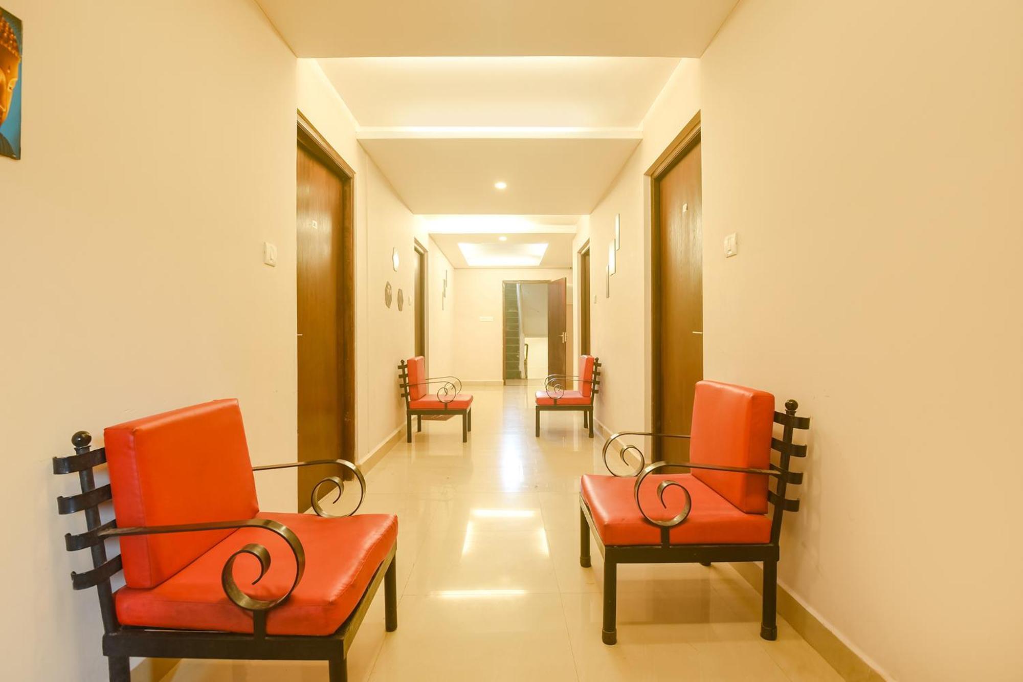 Inn Fabexpress Raj Imperial By Rivasa
